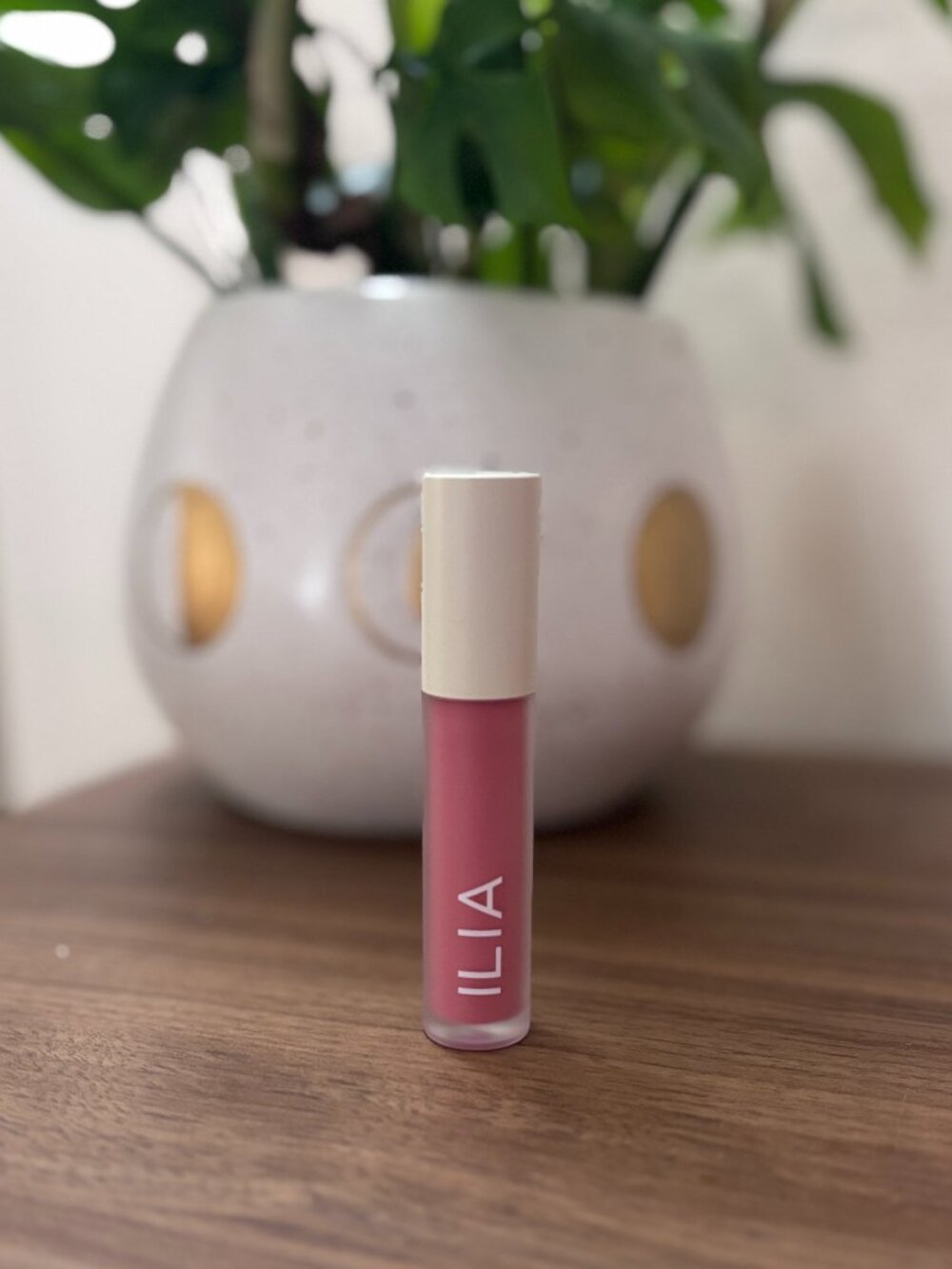 NWOB ILIA Balmy Gloss Tinted Lip Oil in Only You - Picture 3 of 6